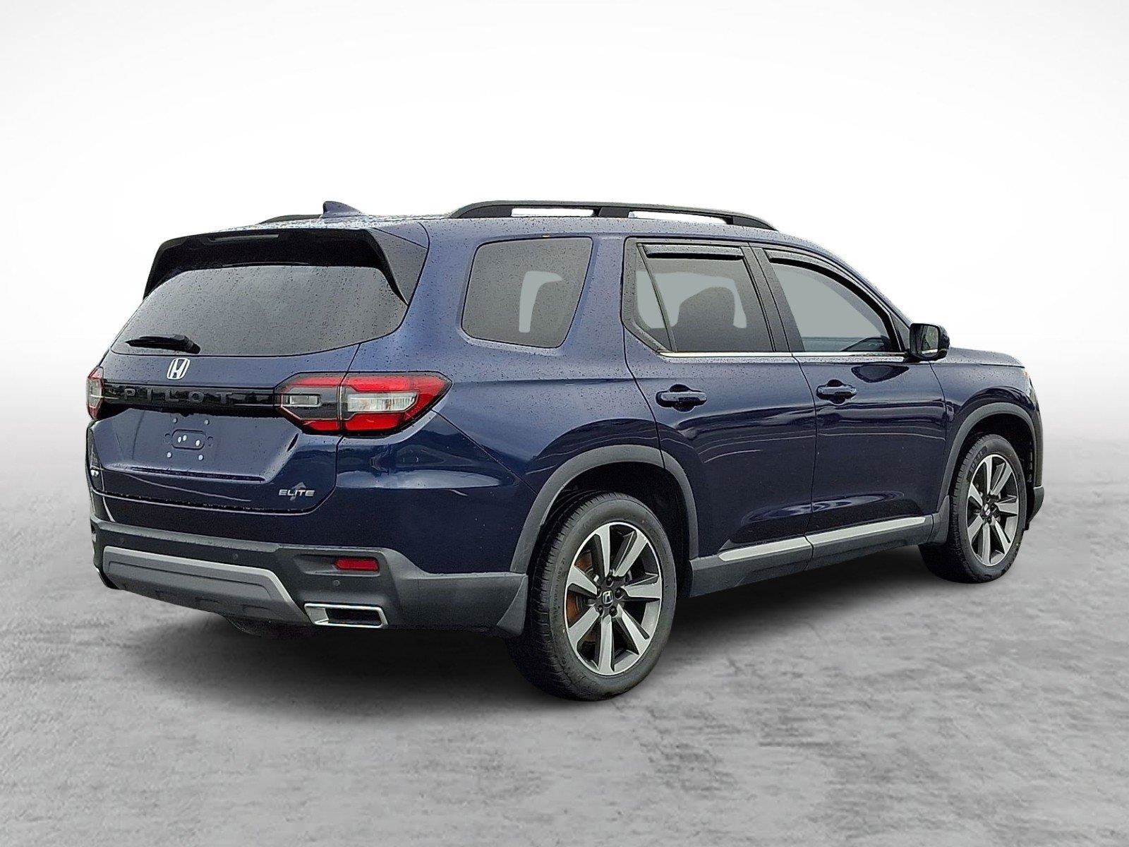 Used 2023 Honda Pilot Elite image 6