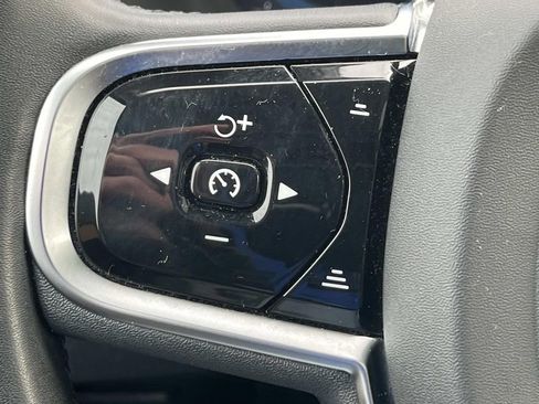 Used 2023 Volvo XC90 B6 Plus w/ Protection Package image 32