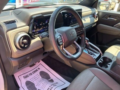 Used 2024 Chevrolet Colorado ZR2 w/ ZR2 Convenience Package III AWD/4WD image 14