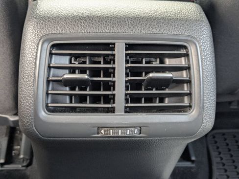 Used 2018 Volkswagen GTI SE FWD image 18