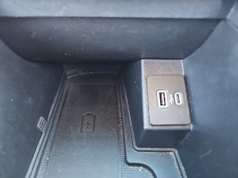 Used 2022 Ford Edge Titanium w/ Equipment Group 301A AWD/4WD image 26