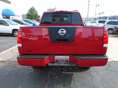 Used 2011 Nissan Titan SL w/ SL Technology Pkg AWD/4WD image 3