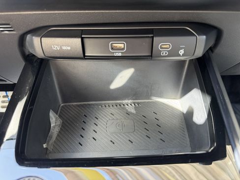 Used 2023 Kia Niro EX Touring image 24