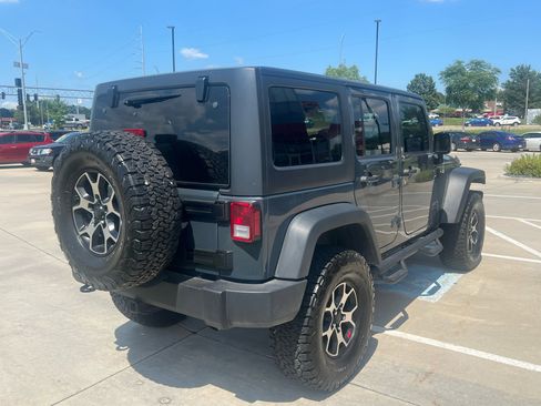 Used 2017 Jeep Wrangler Unlimited Rubicon w/ Connectivity Group image 6