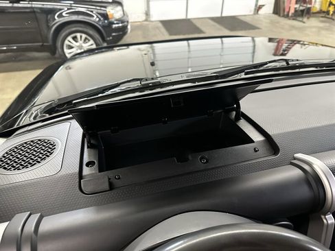 Used 2011 Toyota FJ Cruiser 4WD w/ Convenience Pkg image 29