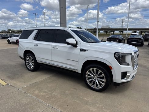 Used 2023 GMC Yukon Denali image 12