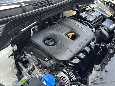 Used 2025 Kia Soul LX FWD image 30
