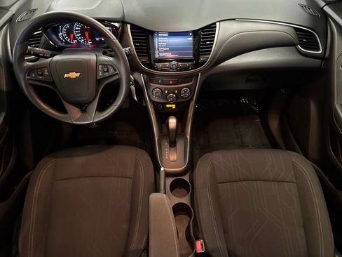 Used 2020 Chevrolet Trax LT FWD image 4