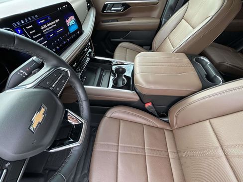 Used 2025 Chevrolet Tahoe High Country image 10