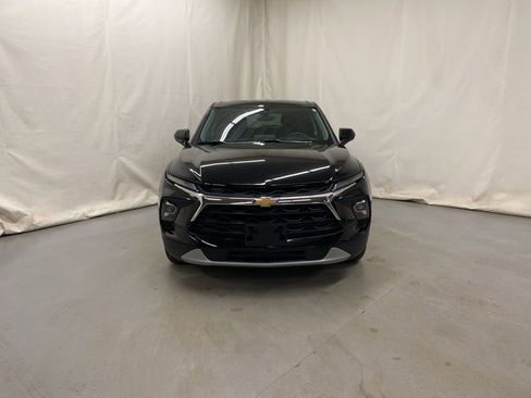 Used 2025 Chevrolet Blazer LT image 3