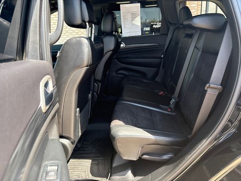 Used 2020 Jeep Grand Cherokee Altitude AWD/4WD image 4