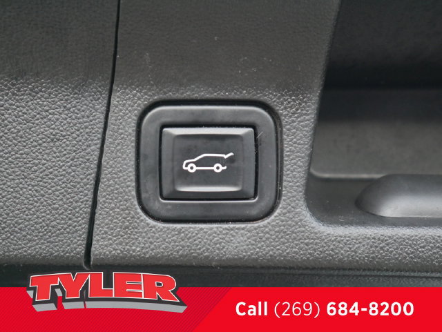 Used 2021 GMC Acadia SLT w/ Preferred Package FWD image 16