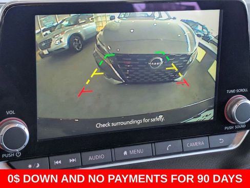 Used 2025 Nissan Sentra SV FWD image 17