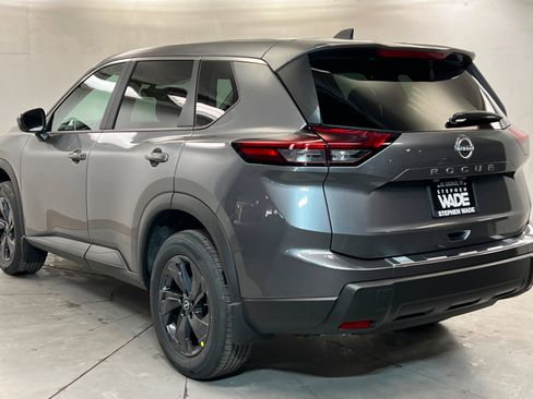 New 2026 Nissan Rogue SV FWD image 3