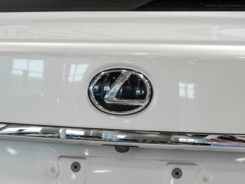 Used 2018 Lexus LS 500 w/ Accessory Package (Z1) RWD image 67