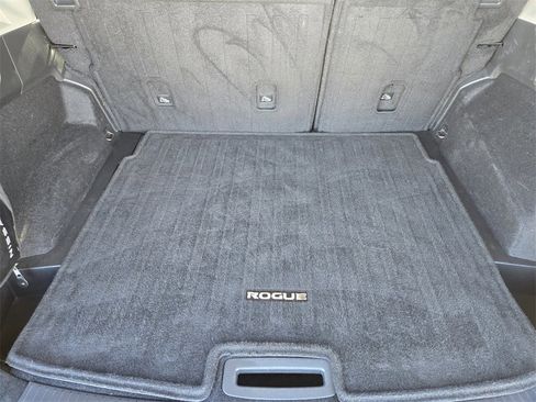 Used 2022 Nissan Rogue SV image 31