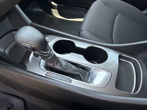 Used 2022 Chevrolet Malibu LS FWD image 21