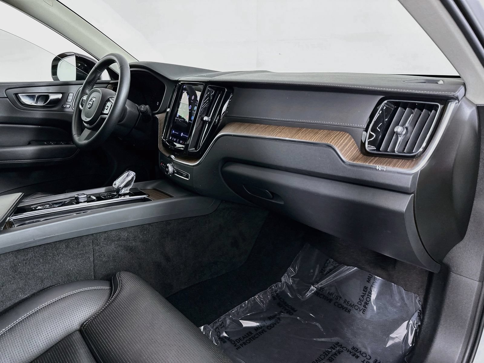 Used 2023 Volvo XC60 B6 Ultimate AWD/4WD image 31