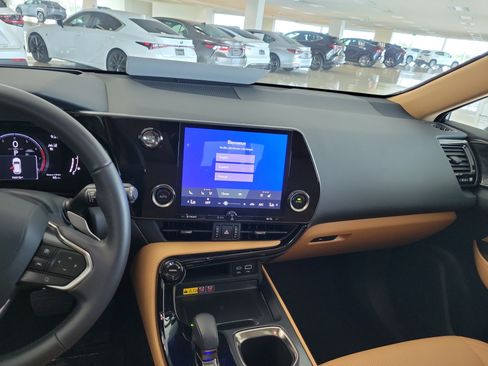 Certified 2026 Lexus NX 350 AWD w/ Accessory Package (Z1) image 19