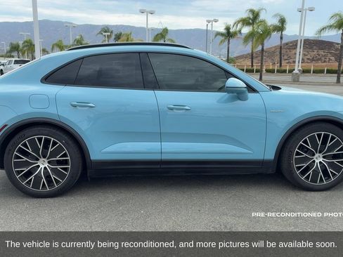 Used 2025 Porsche Macan 4S Electric AWD/4WD image 4
