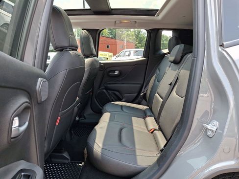 Certified 2022 Jeep Renegade Trailhawk w/ Sun/Sound Group AWD/4WD image 10