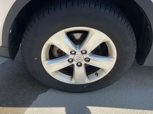 Used 2013 Toyota RAV4 XLE AWD/4WD image 13