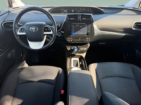 Used 2016 Toyota Prius Four FWD image 10