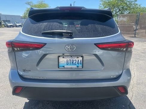 Used 2021 Toyota Highlander XLE FWD image 4