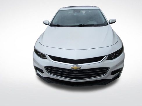 Used 2016 Chevrolet Malibu Premier w/ Driver Confidence Package II FWD image 5