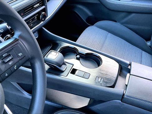 Certified 2022 Nissan Rogue S image 14