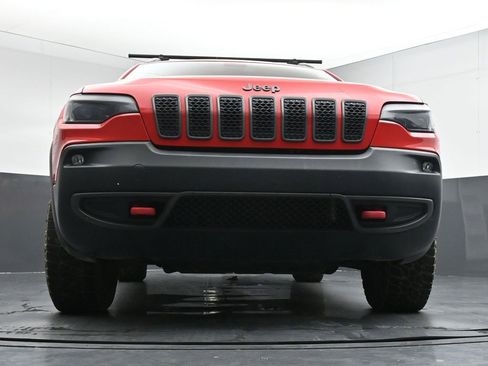 Used 2019 Jeep Cherokee Trailhawk w/ Cold Weather Group image 19