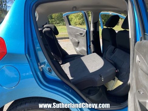 Used 2019 Chevrolet Spark LT image 31