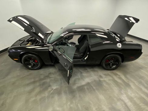 Used 2012 Dodge Challenger SXT image 39