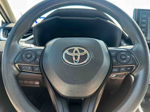 Used 2020 Toyota RAV4 XLE w/ Convenience Package image 10