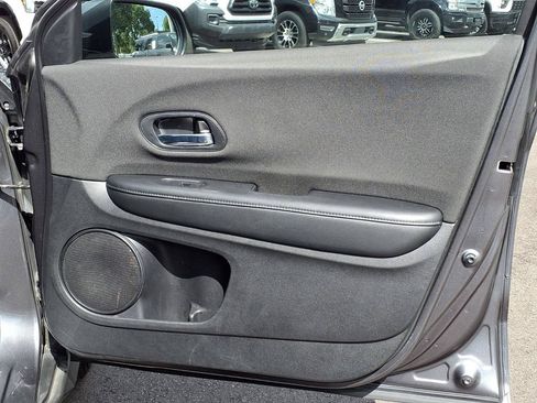 Used 2021 Honda HR-V LX image 11
