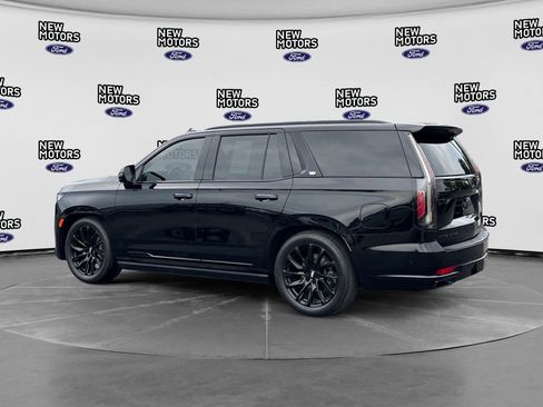 Used 2023 Cadillac Escalade Sport w/ LPO, ONYX Package AWD/4WD image 3