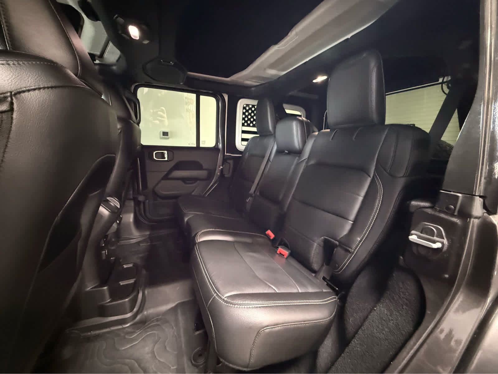 Used 2018 Jeep Wrangler Unlimited Sahara w/ Quick Order Package 24M Moab AWD/4WD image 14