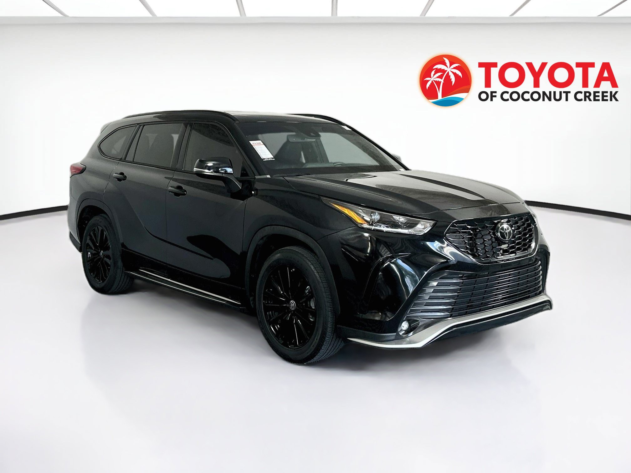 Used 2023 Toyota Highlander XSE FWD image 1