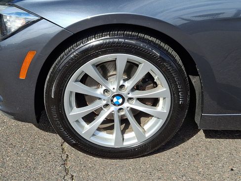 Used 2017 BMW 320i xDrive Sedan AWD/4WD image 8