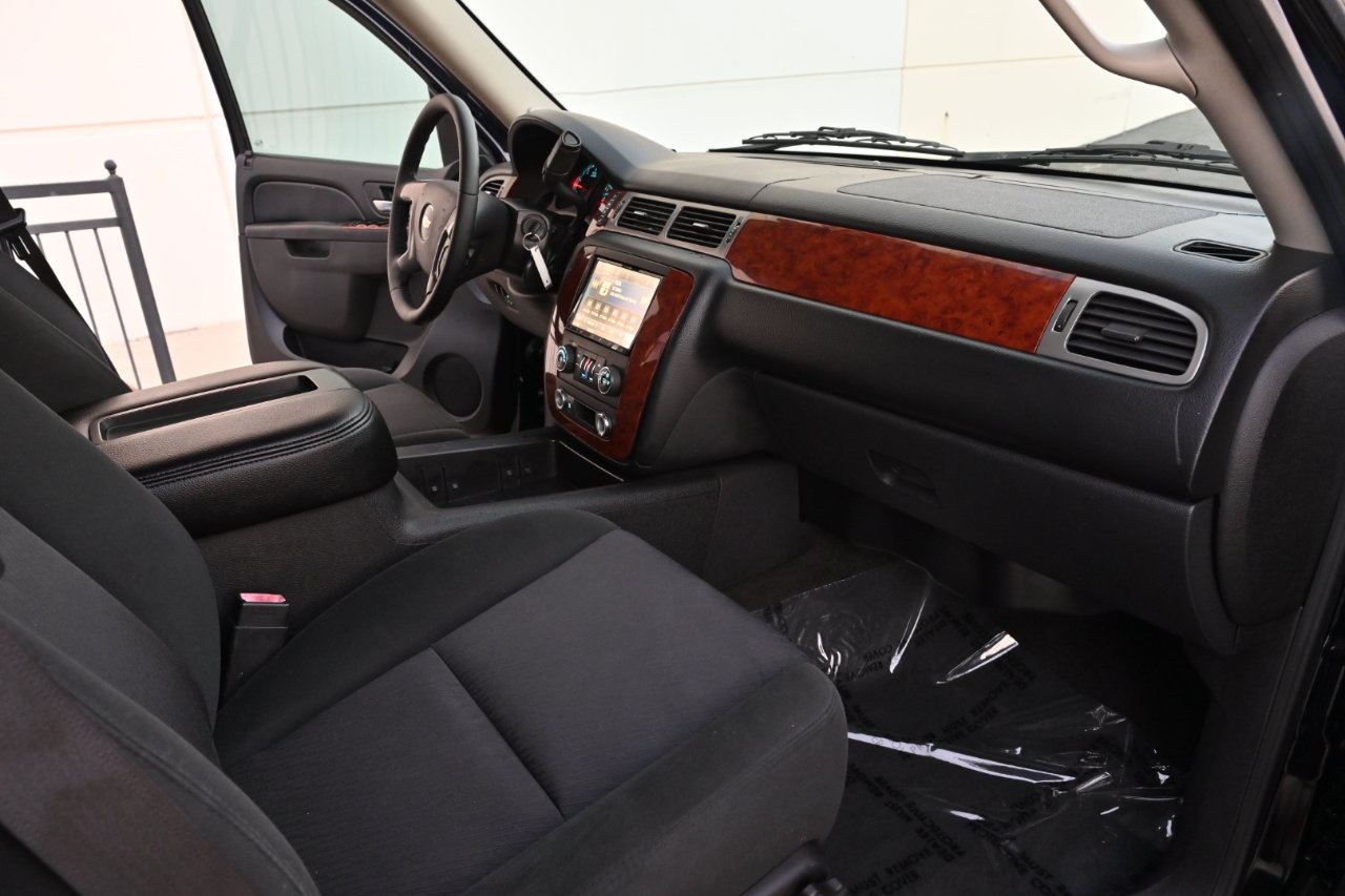 Used 2011 Chevrolet Avalanche LS RWD image 12