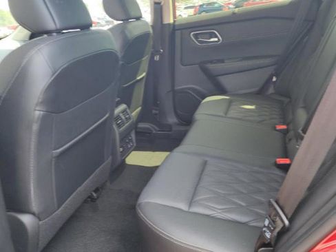 Used 2025 Nissan Rogue Platinum w/ Platinum Premium Package FWD image 14