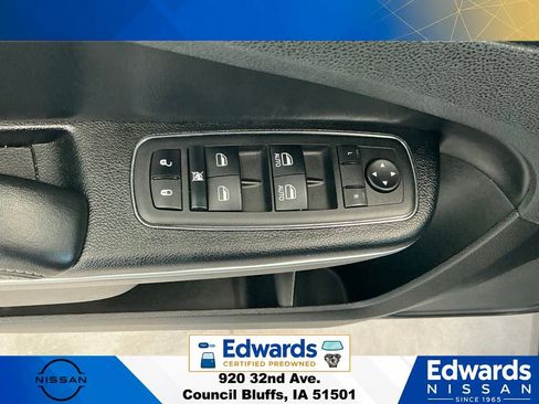 Used 2023 Chrysler 300 S RWD image 19
