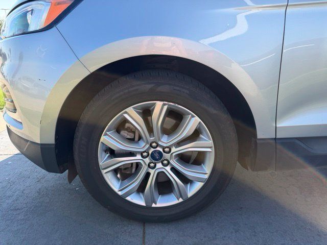 Certified 2022 Ford Edge Titanium AWD/4WD image 4