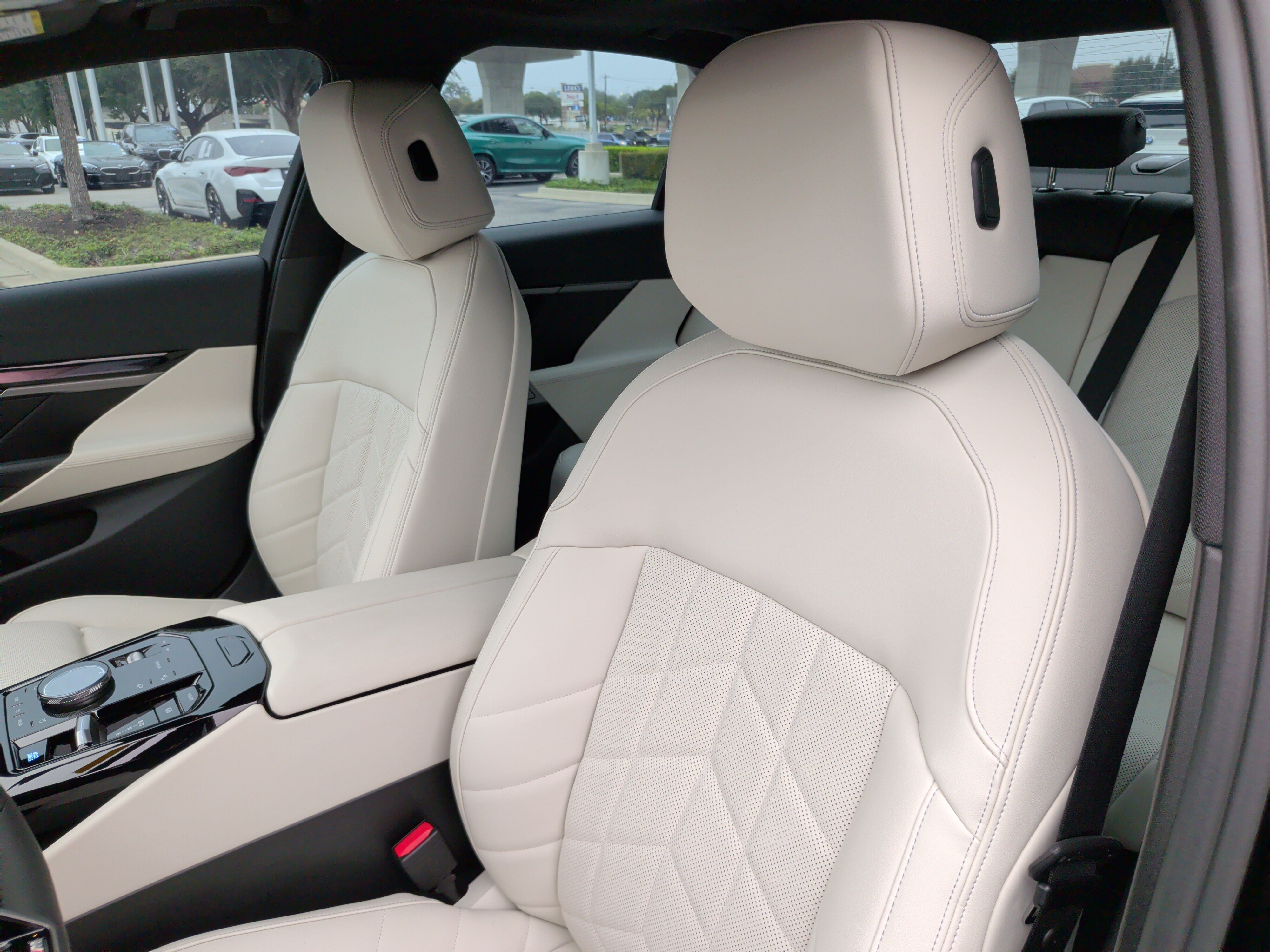 Certified 2026 BMW i5 eDrive40 w/ M Sport Package RWD image 27