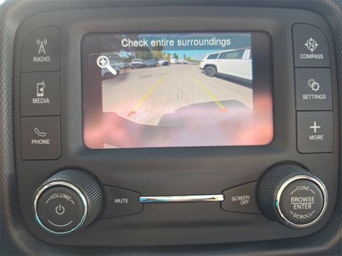 Used 2021 Jeep Gladiator Willys image 21