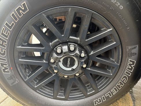 Used 2021 Ford F350 Lariat image 38