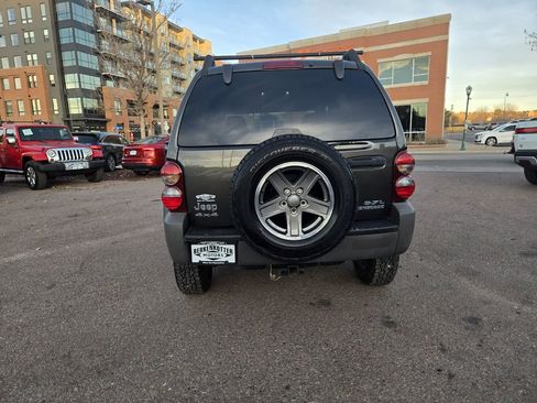 Used 2005 Jeep Liberty Renegade image 8