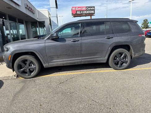 Used 2025 Jeep Grand Cherokee L Altitude AWD/4WD image 4