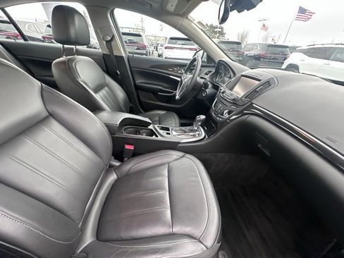Used 2015 Buick Regal image 16
