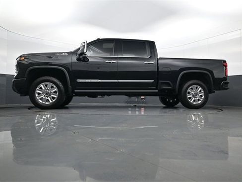 Certified 2025 Chevrolet Silverado 2500 High Country w/ Technology Package image 28
